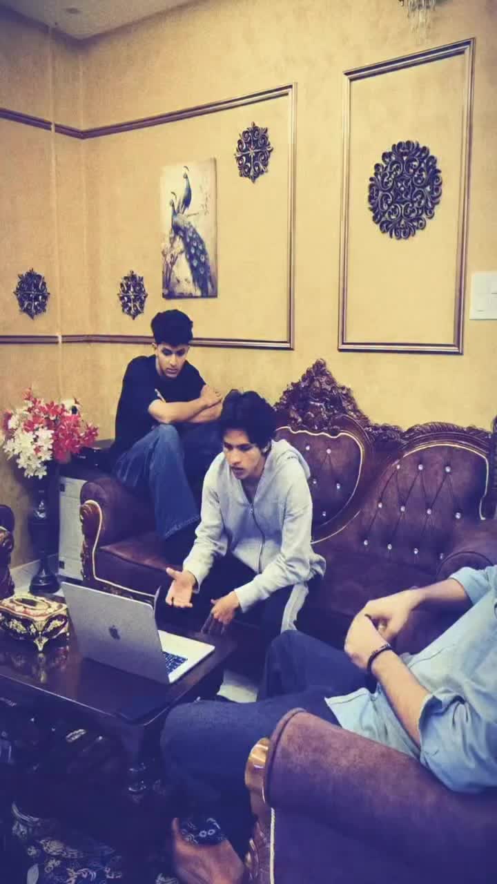 @NIYAS P.K 2.0 🇧🇭