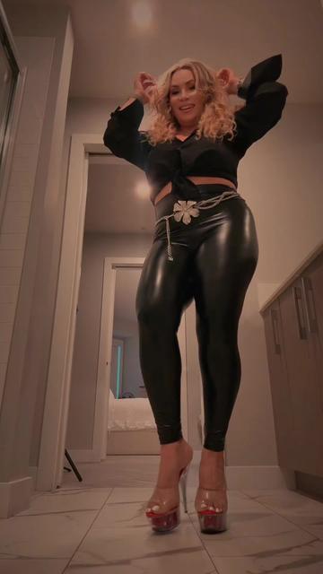@🔥👑𝓠𝓾𝓮𝓮𝓷👑🔥