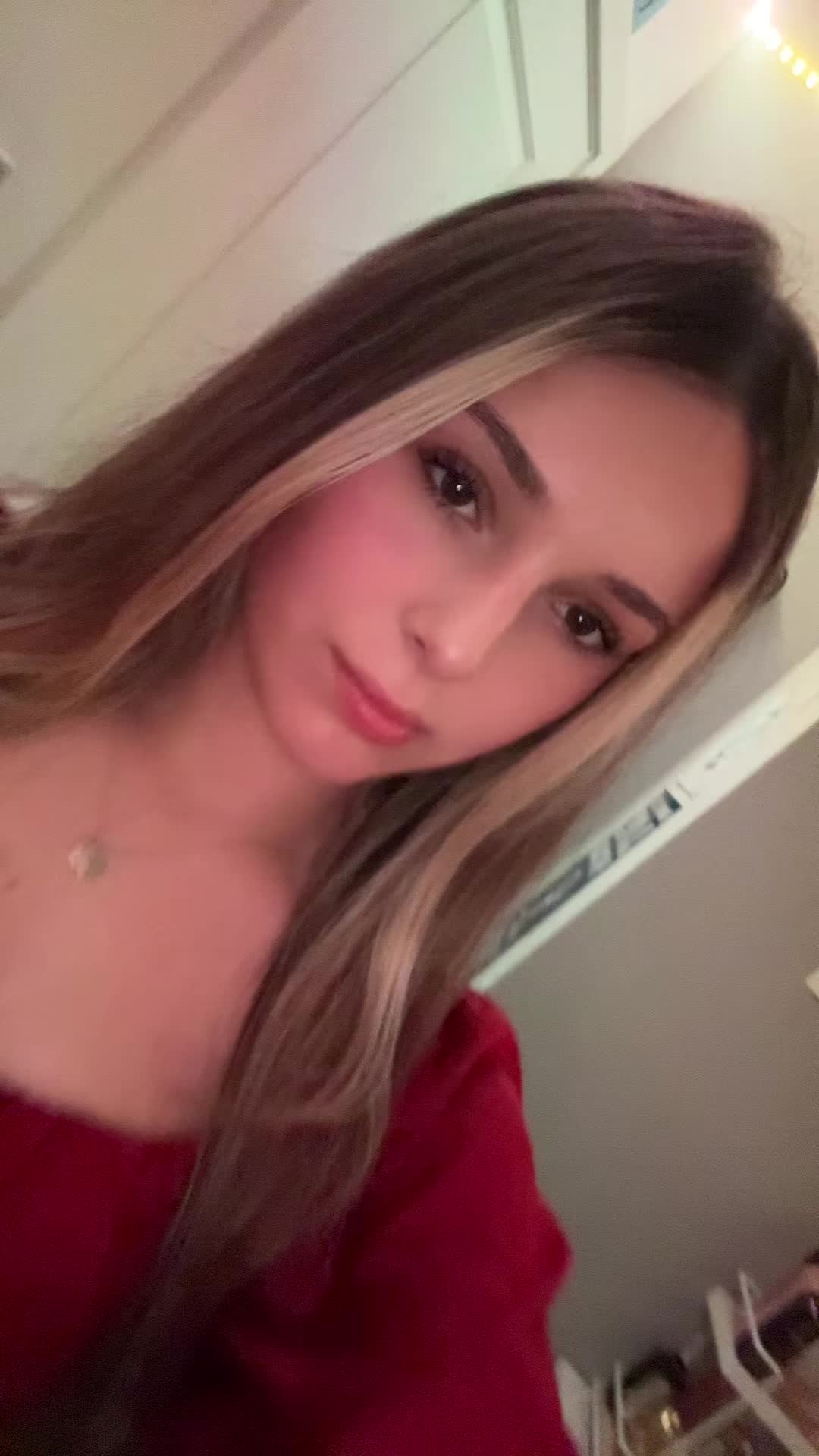 @vivian r.