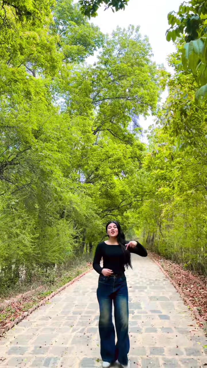 @🦋