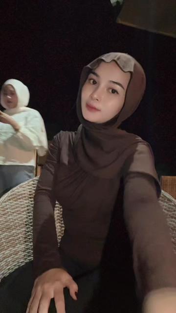 @Azizee_
