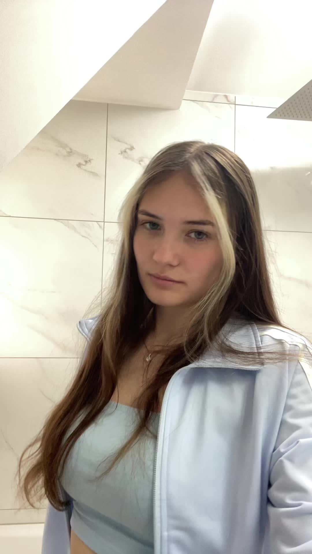 @randomstuffwithvera