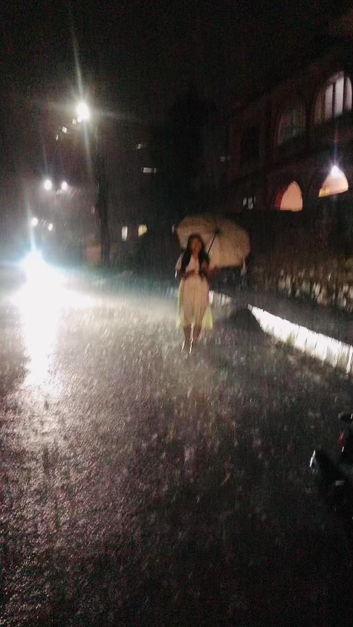 @Ru🐝 Adhikari