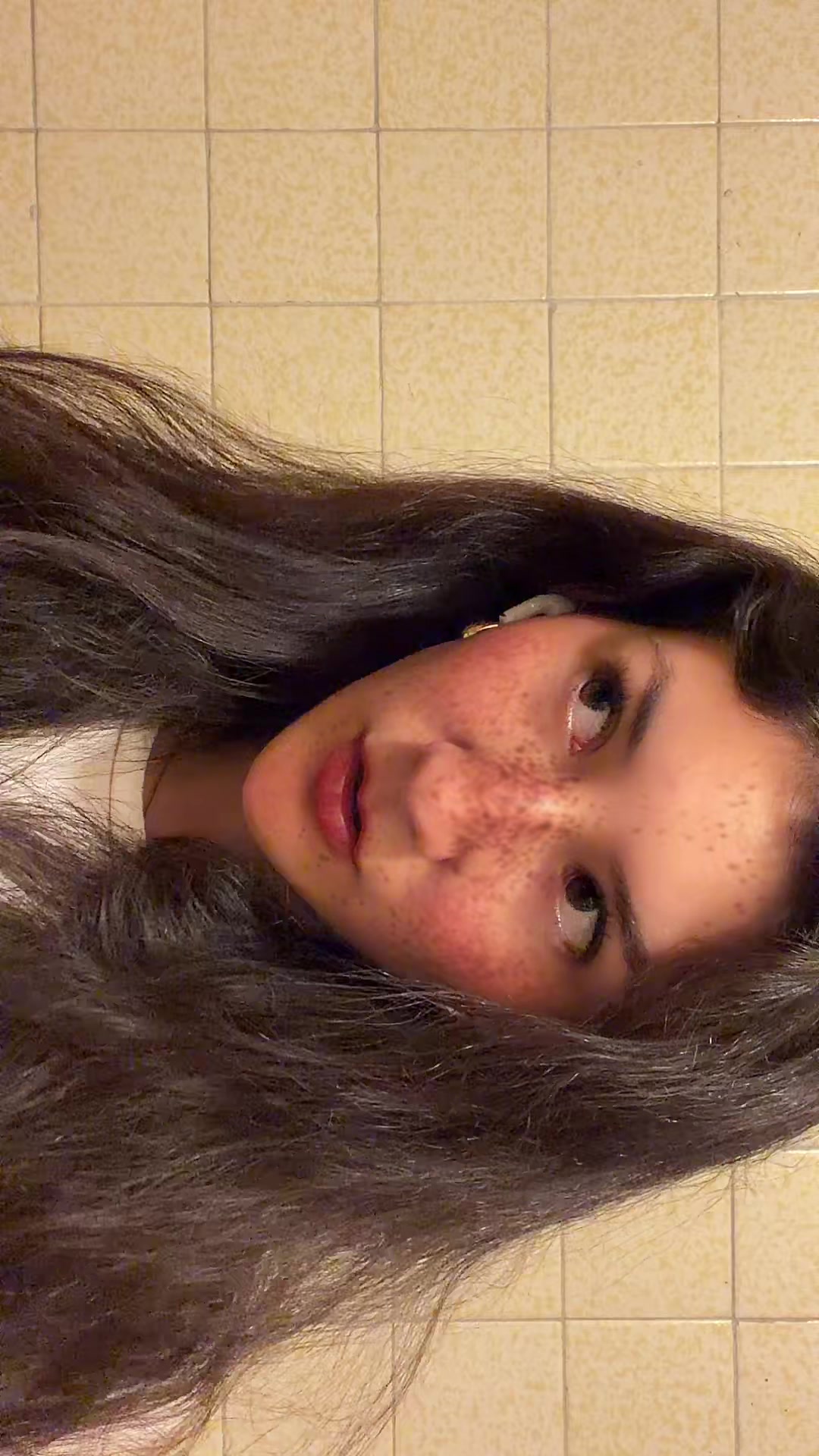 @Esther ✨