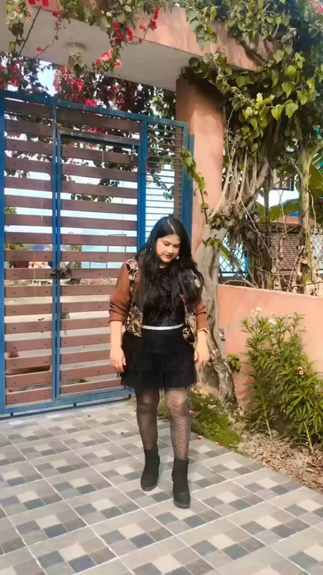 @Ru🐝 Adhikari