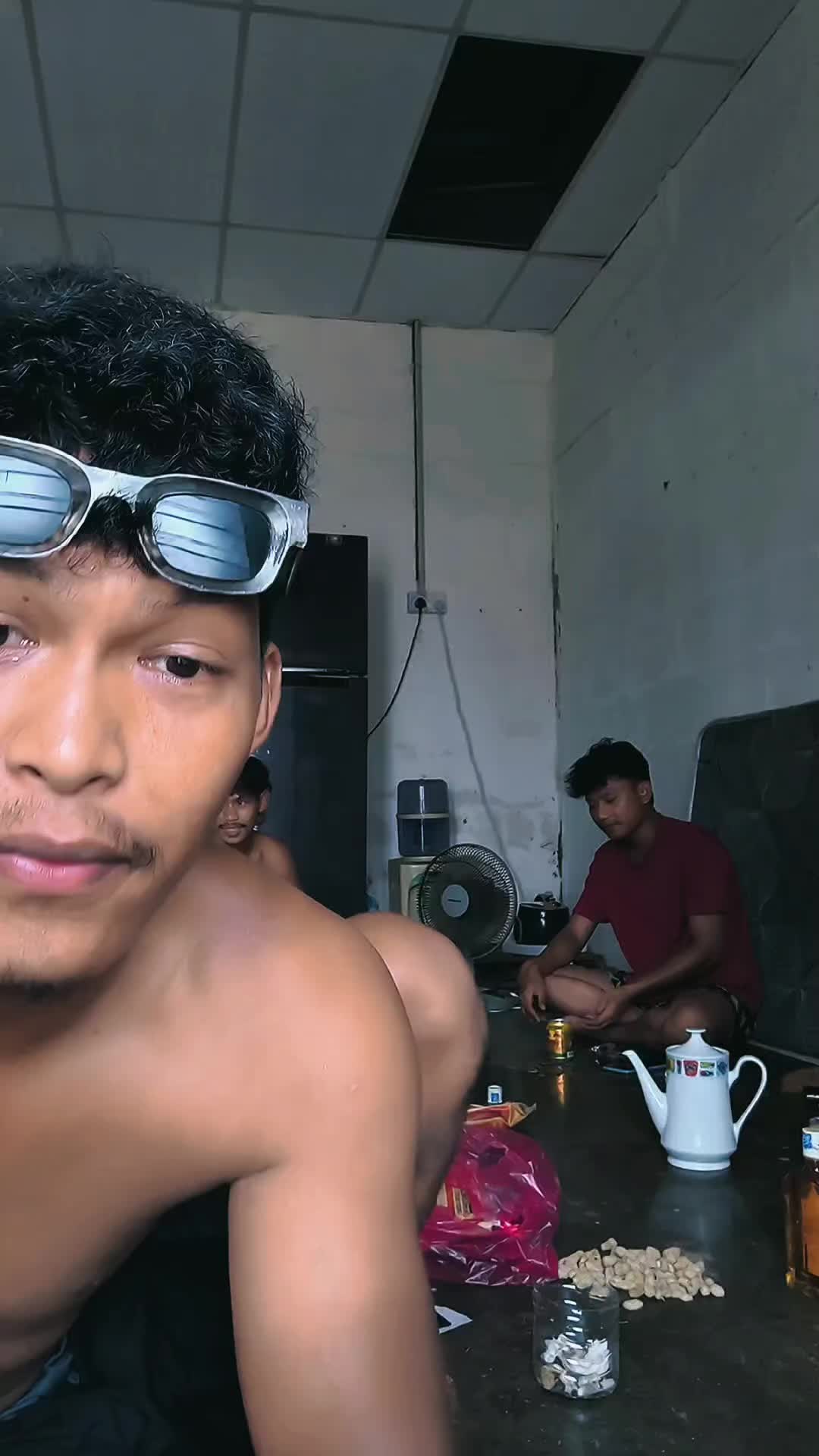 @Yus
