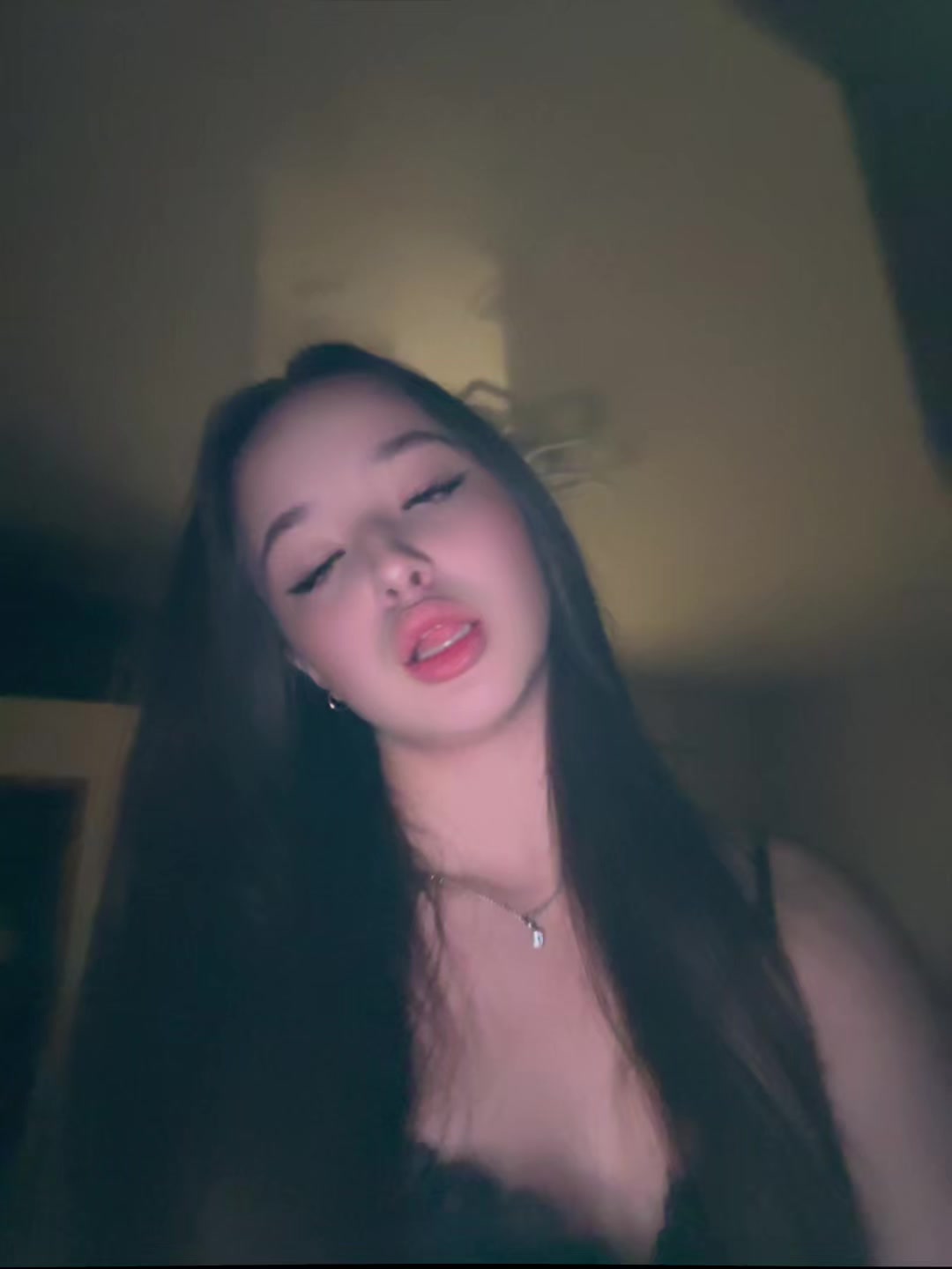 @🐇