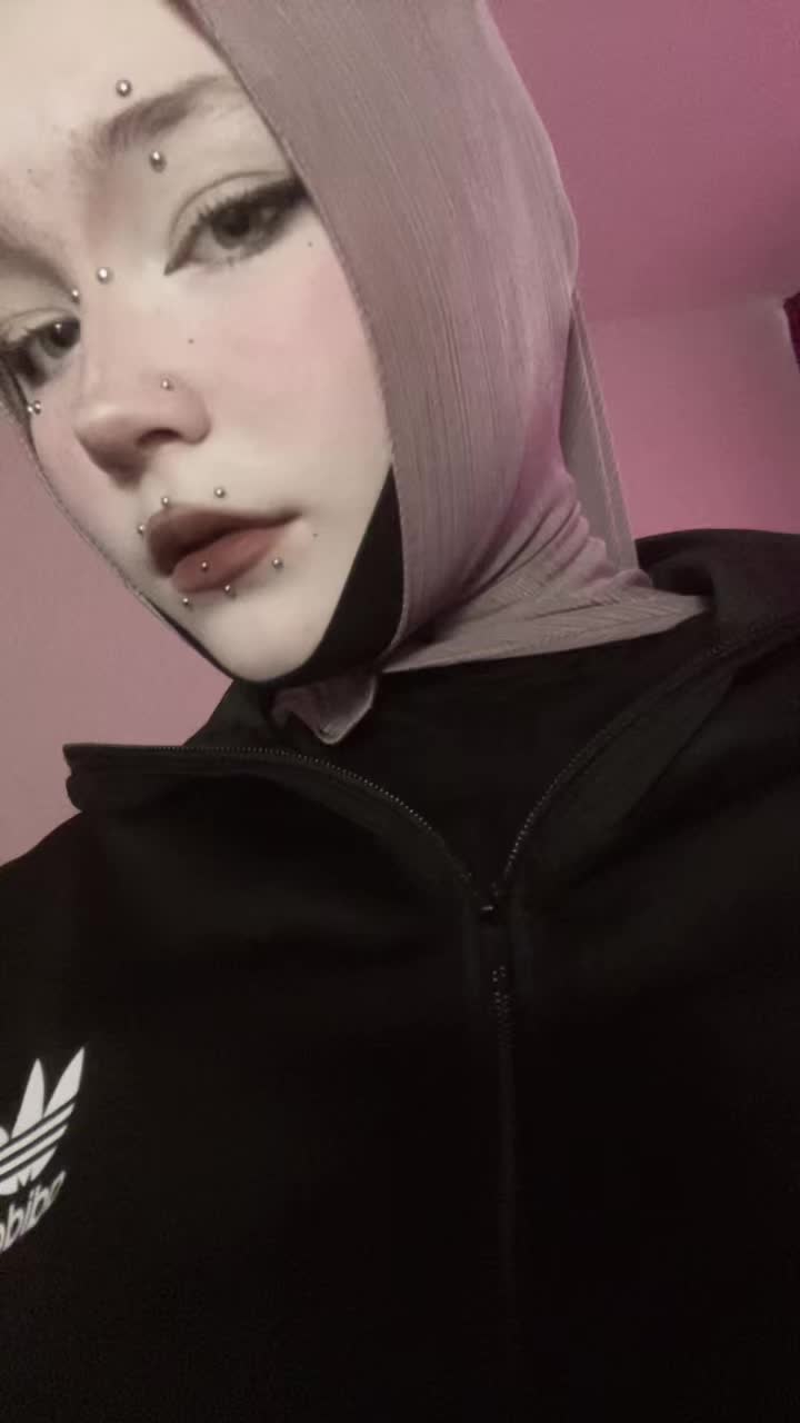 @малиКа🦇
