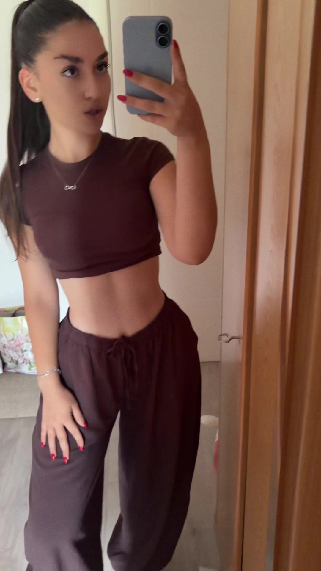 @Aišaa