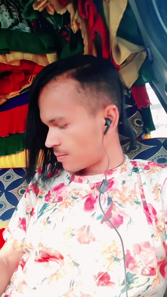 @तिम्रो याद्ले सताएको छ सानु😭?