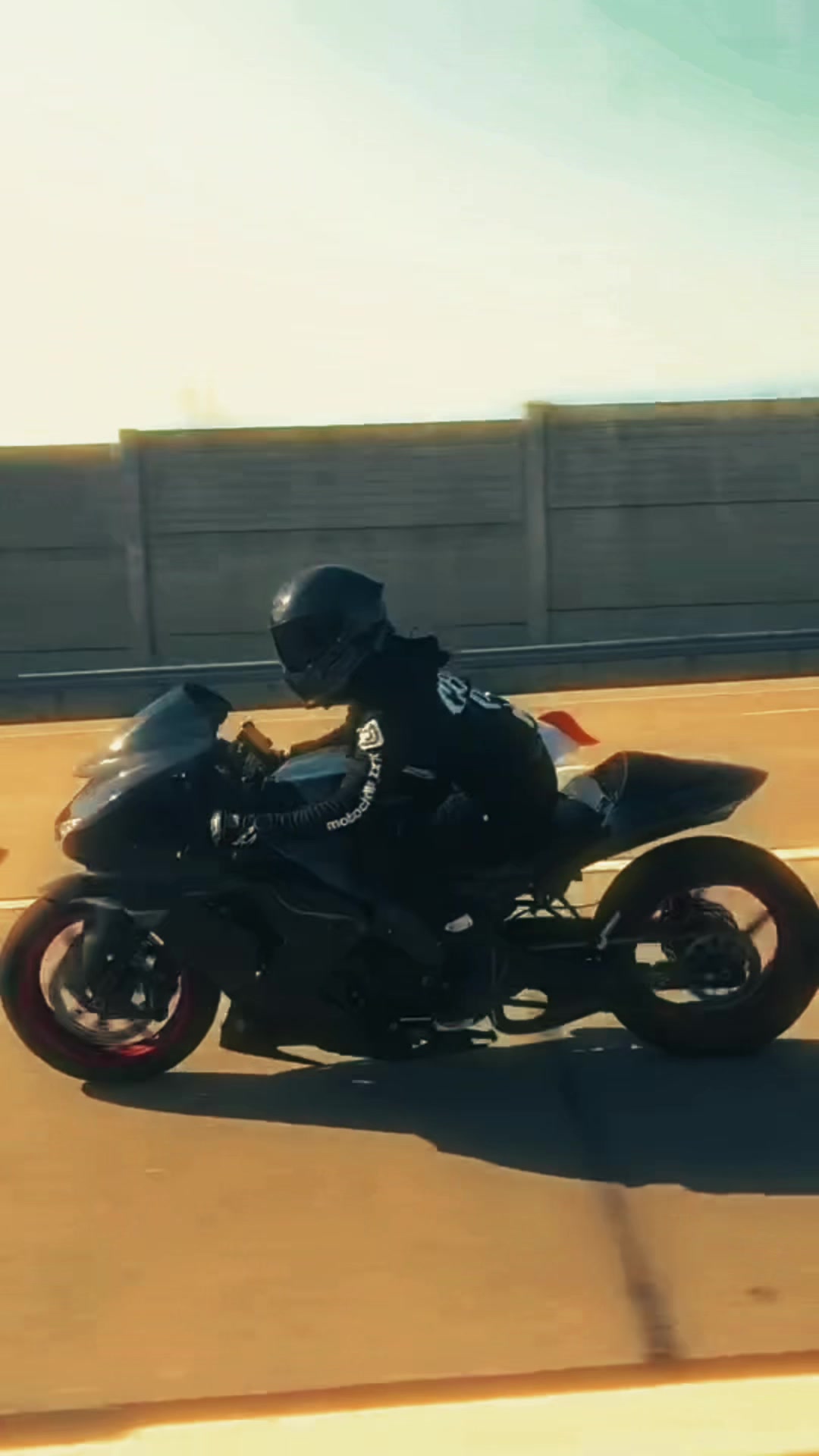 @Moto Charlie