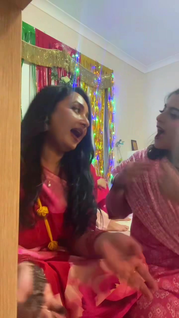 @Dipshikha
