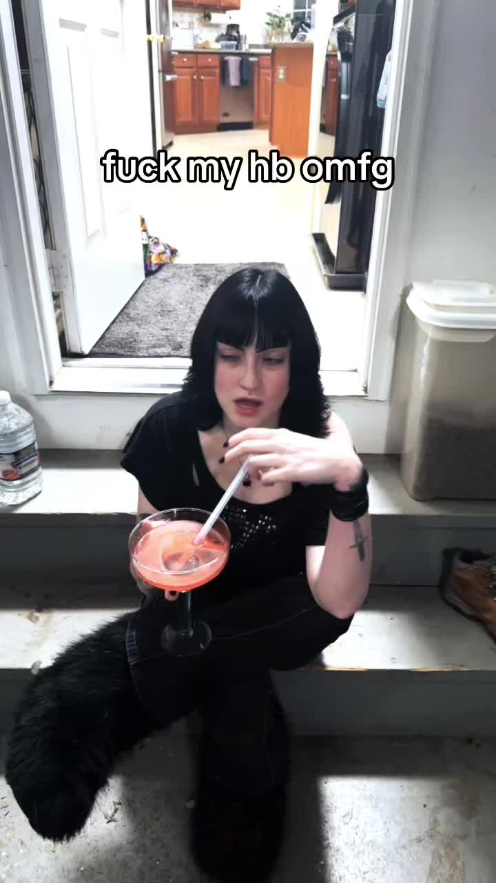 @spookyfruitbat