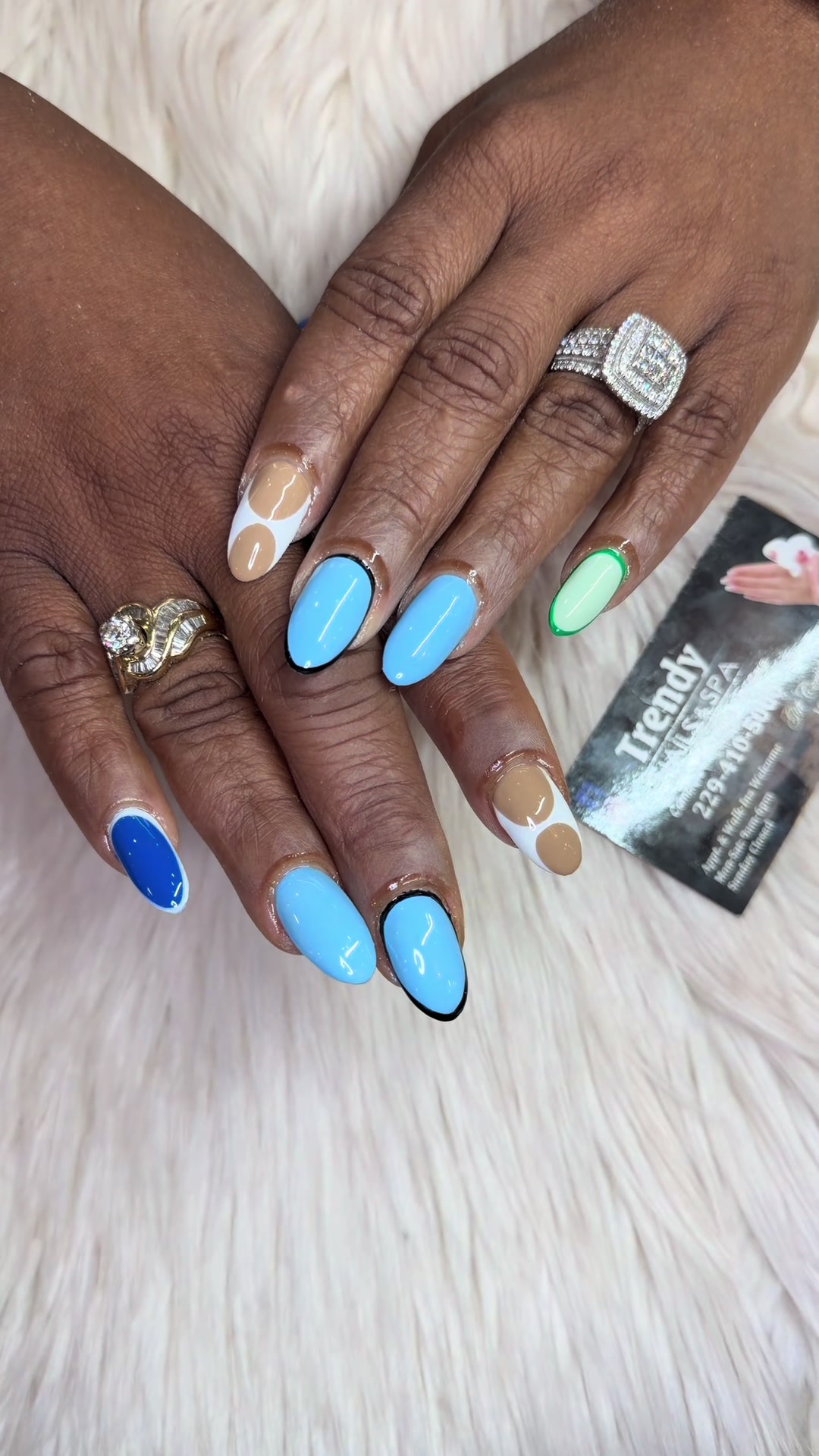 @Trendy Nails & Spa