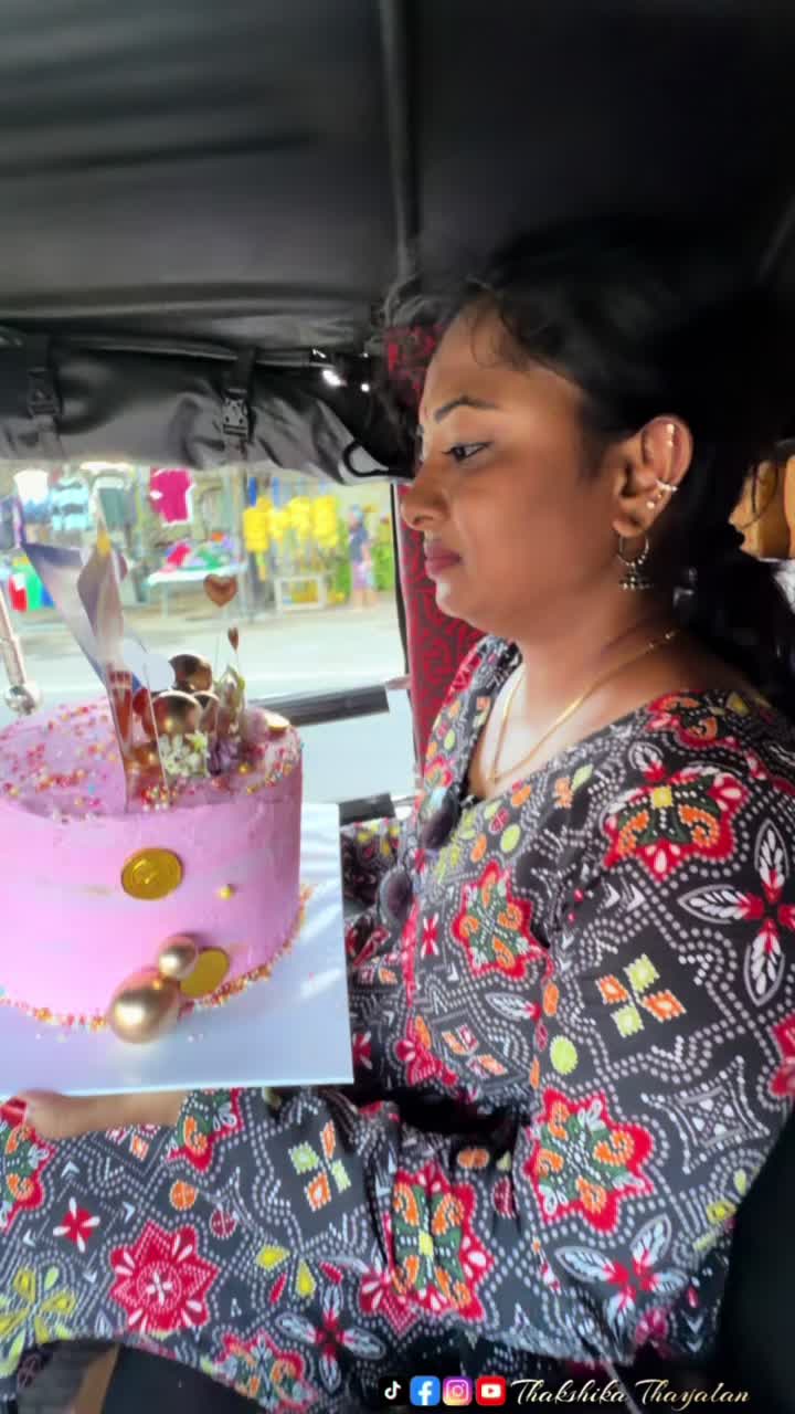 @thakshika_thayalan