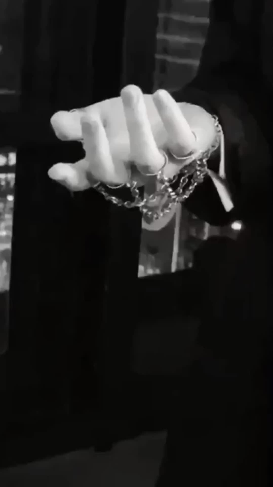 @๐๐๐๐๐๐>๐๐