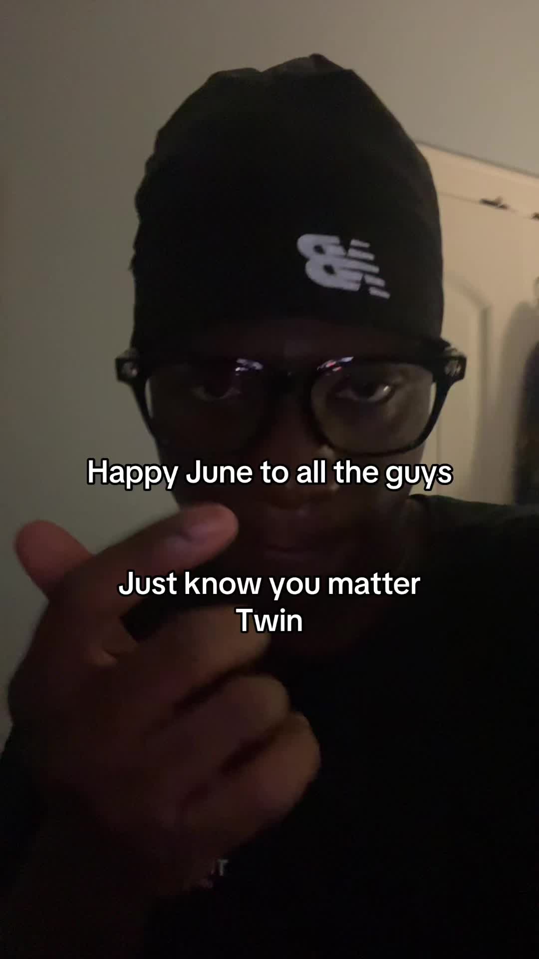 @🕴🏾