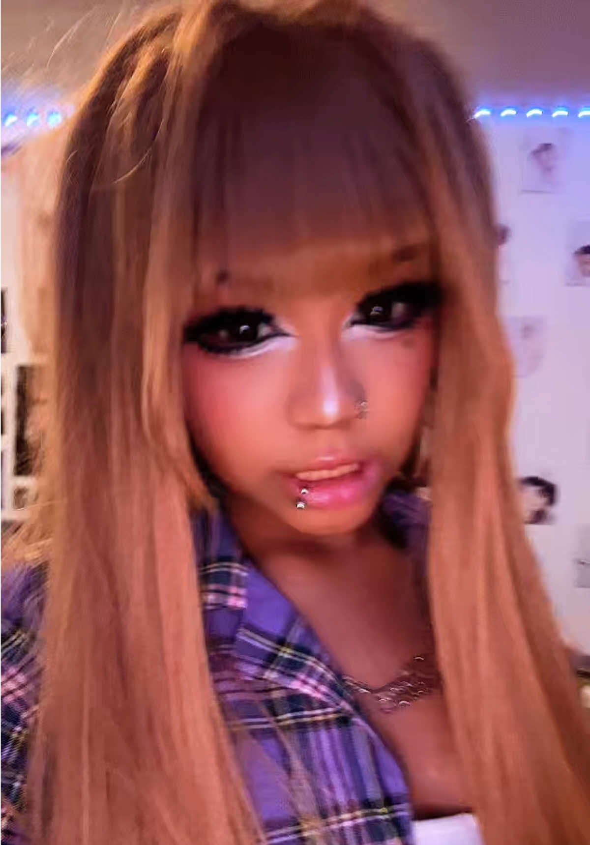 @kiana‼︎ `⎚⩊⎚´ -✧