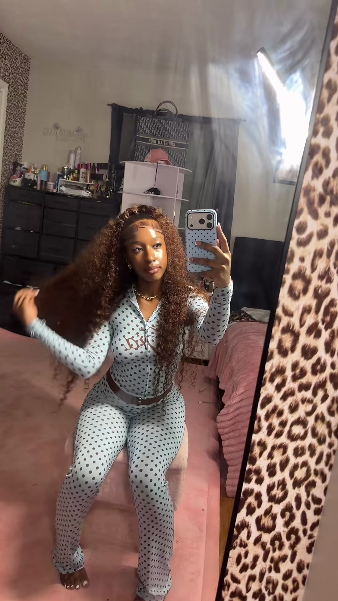 @kira.