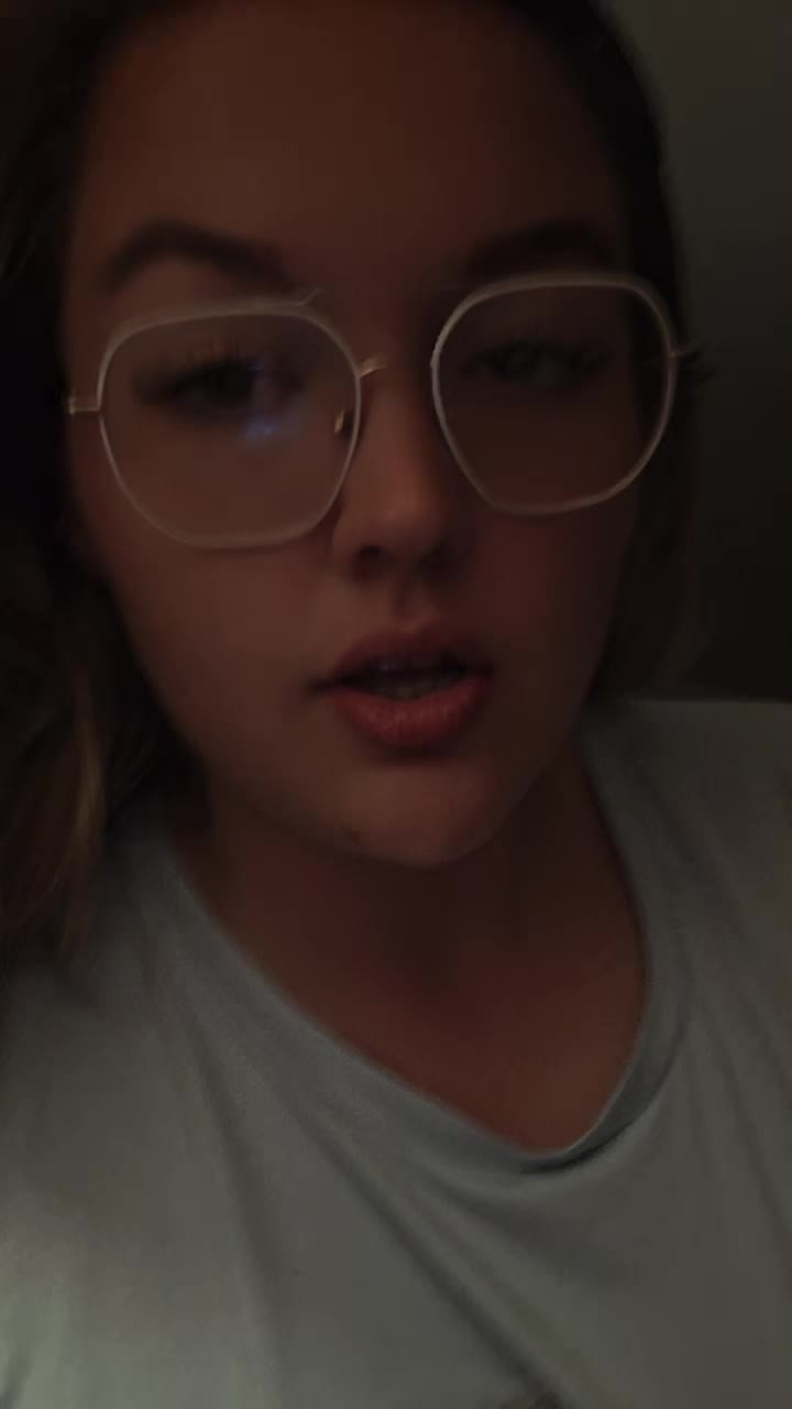 @:โ
