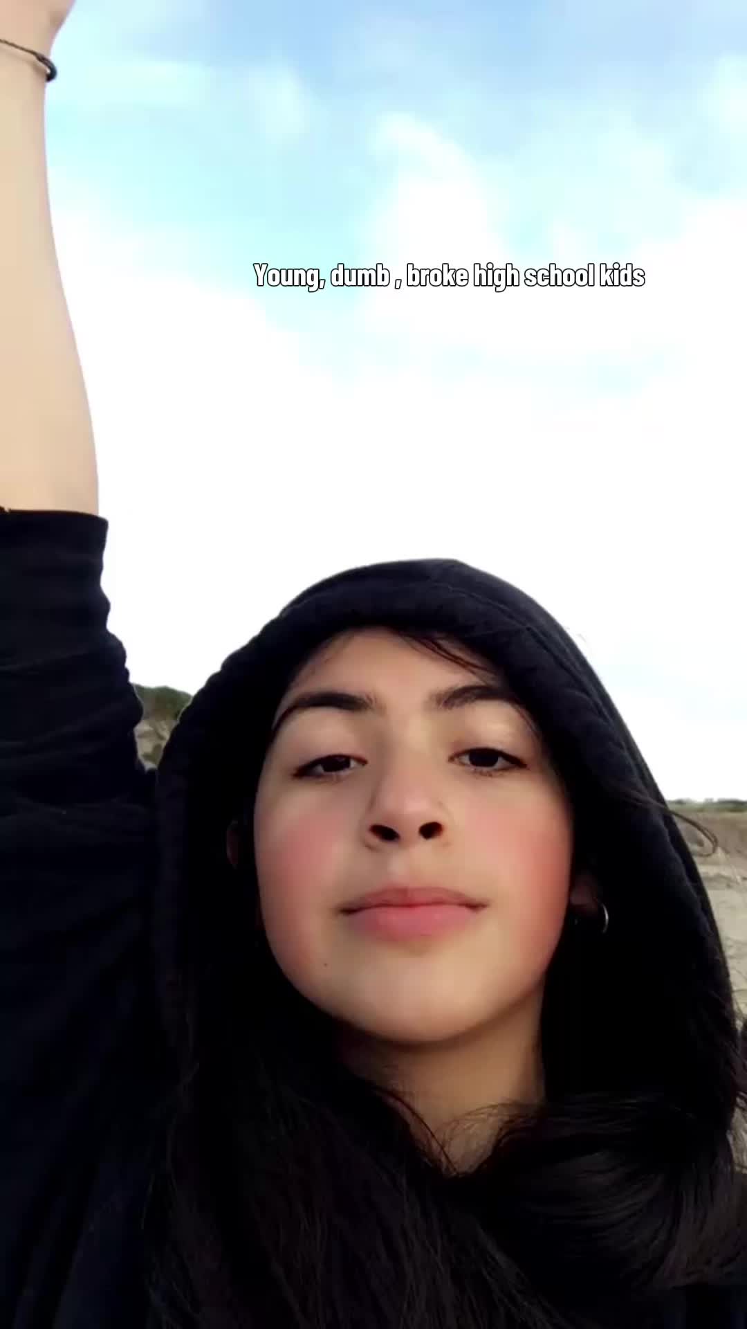 @bellamora040