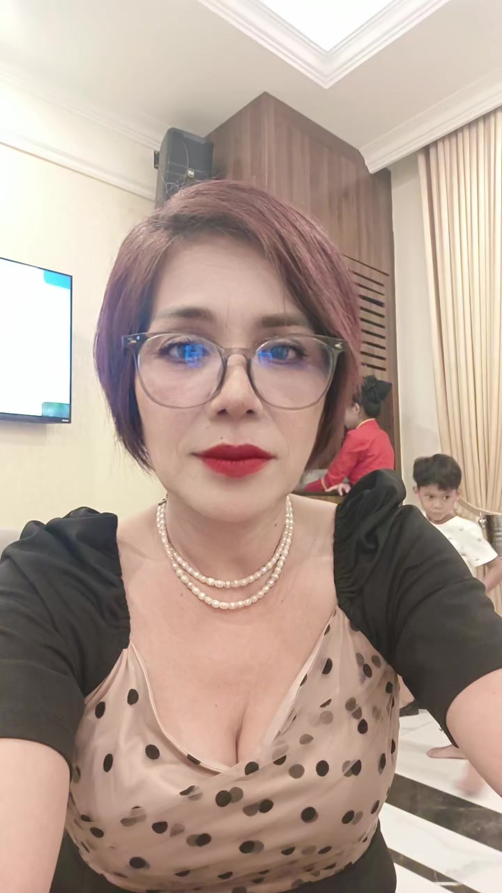 @រ័ត្ន មុនី