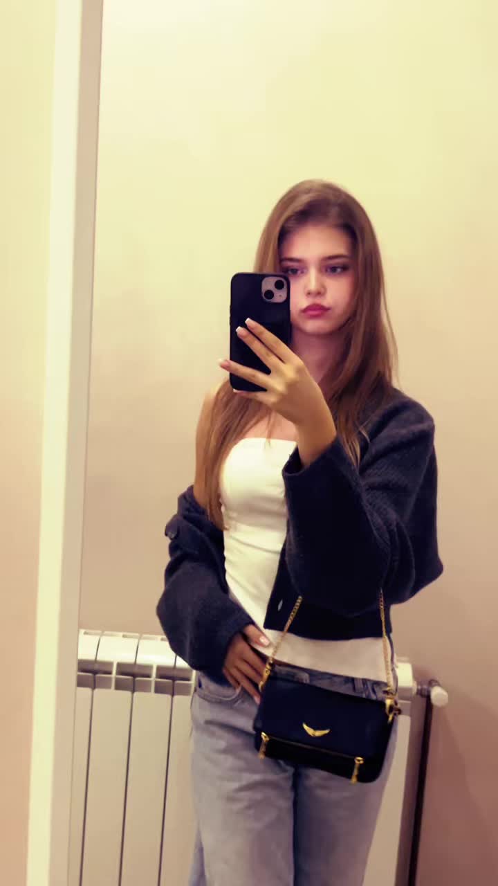 @anika