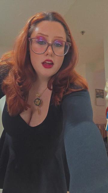 @the_divine_muse