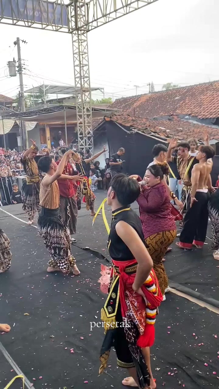 @Persetak🧑🏻🦲🤏