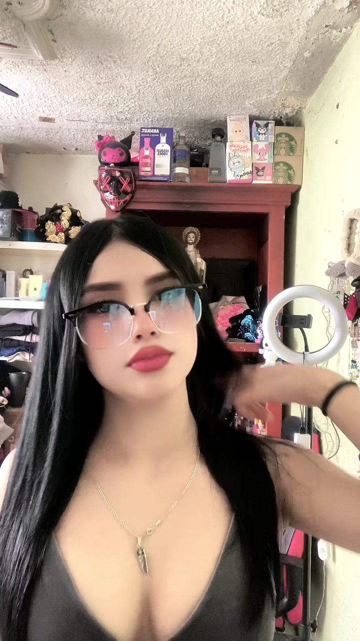 @🧔🏻♀️