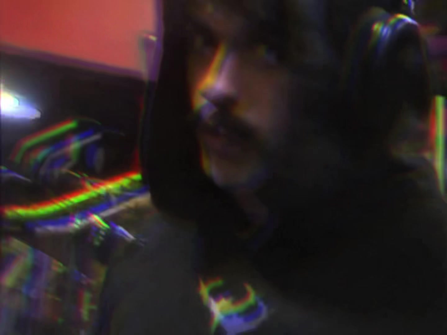 @𝘤𝘩𝘢𝘯𝘥𝘭𝘦𝘳