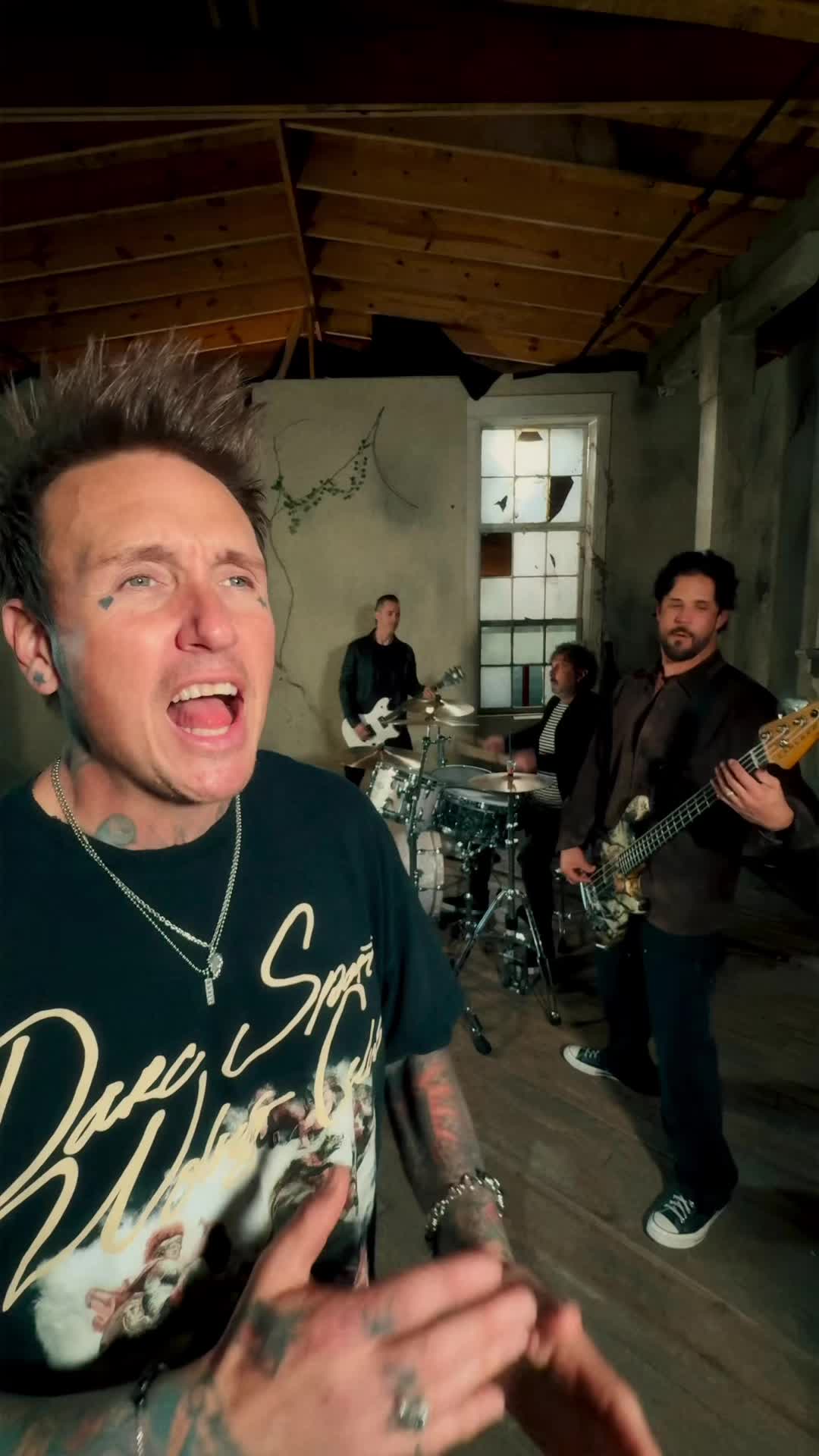 @Papa Roach
