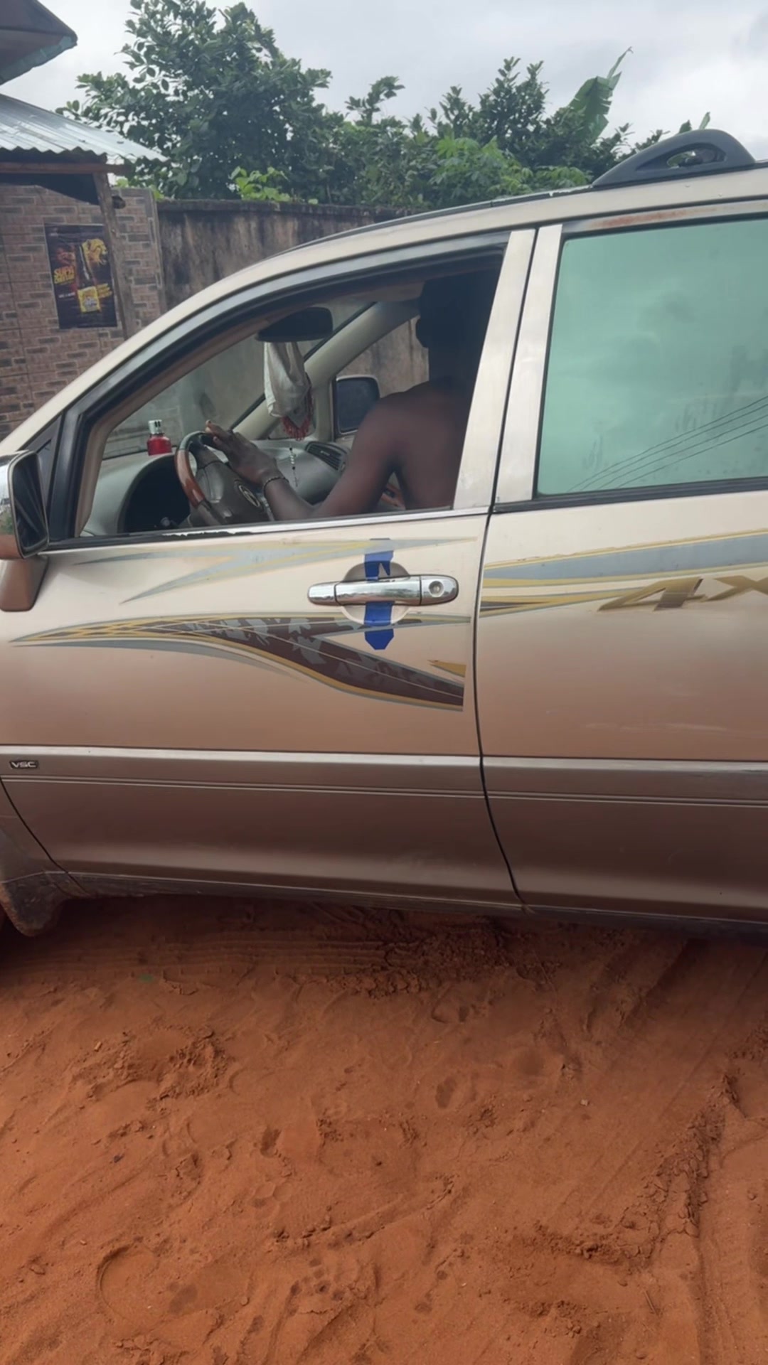 @ 🅱️ Ǔ - KI Ñ G 001 