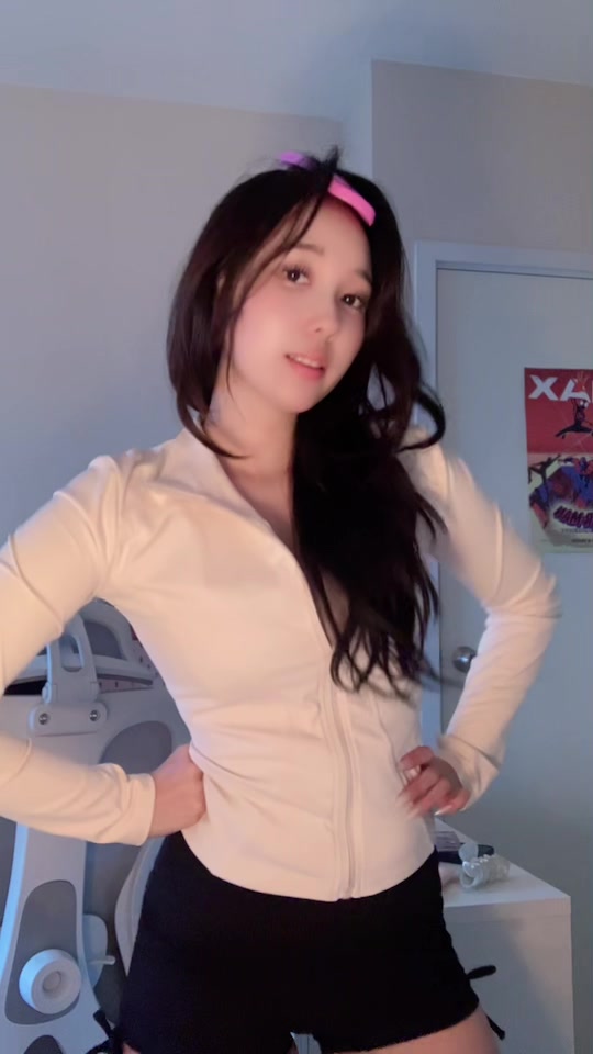 @เหม่งน้อย‘ ตาโต