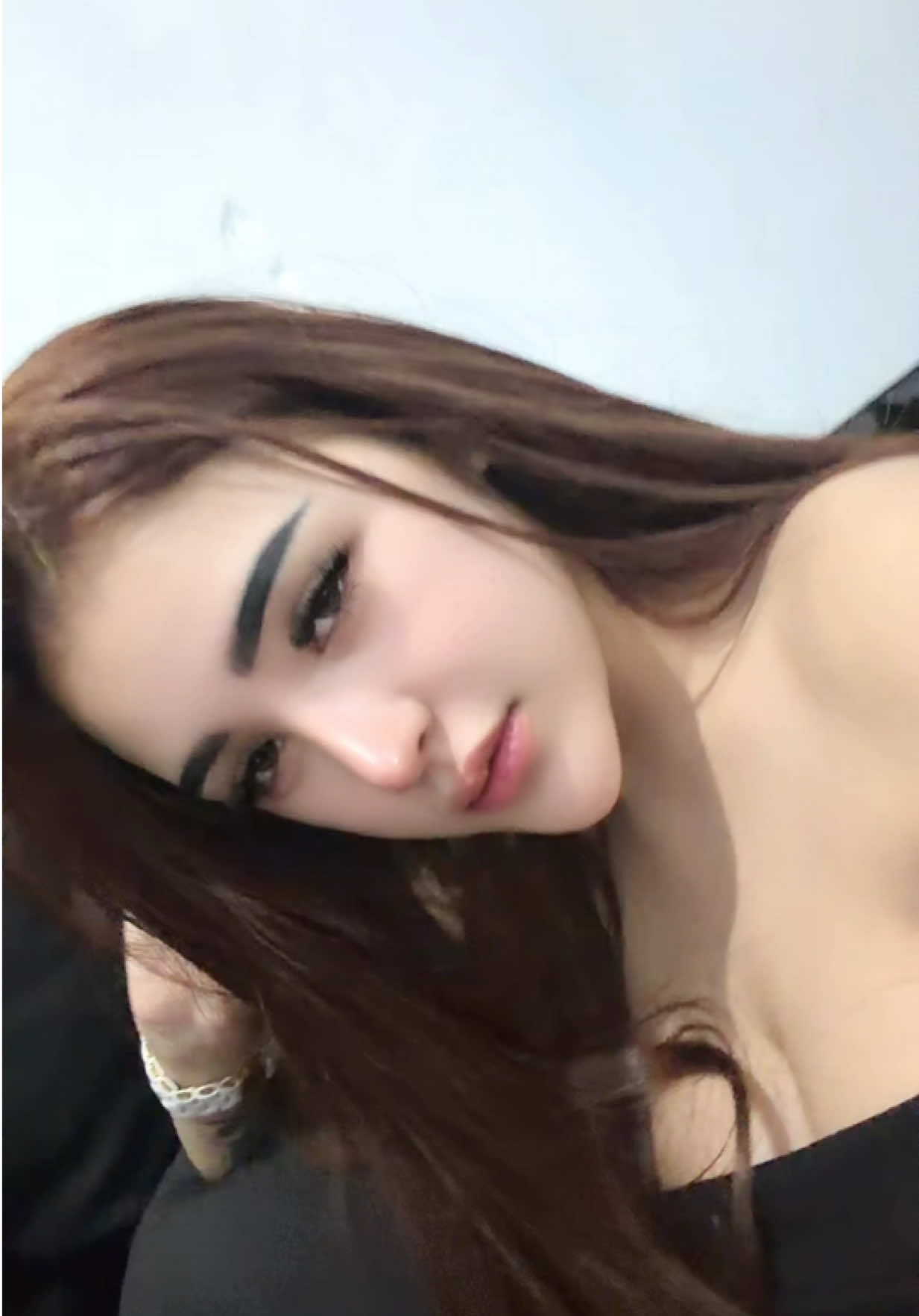 @𝐂𝐇𝐄𝐋𝐋𝐎𝐖💋
