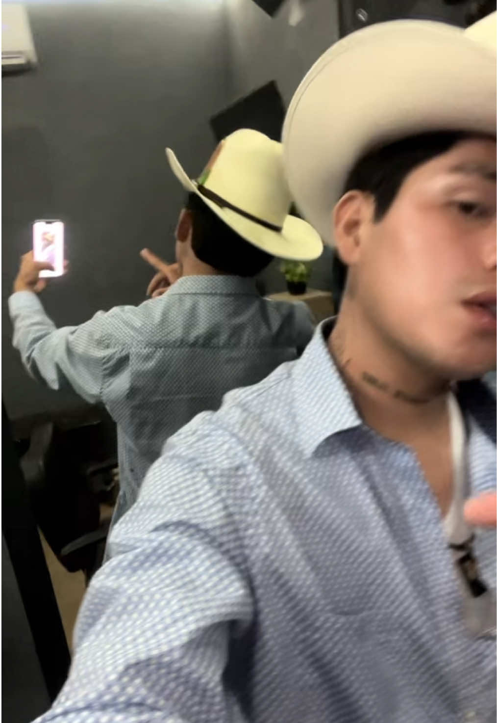 @G_Araiza