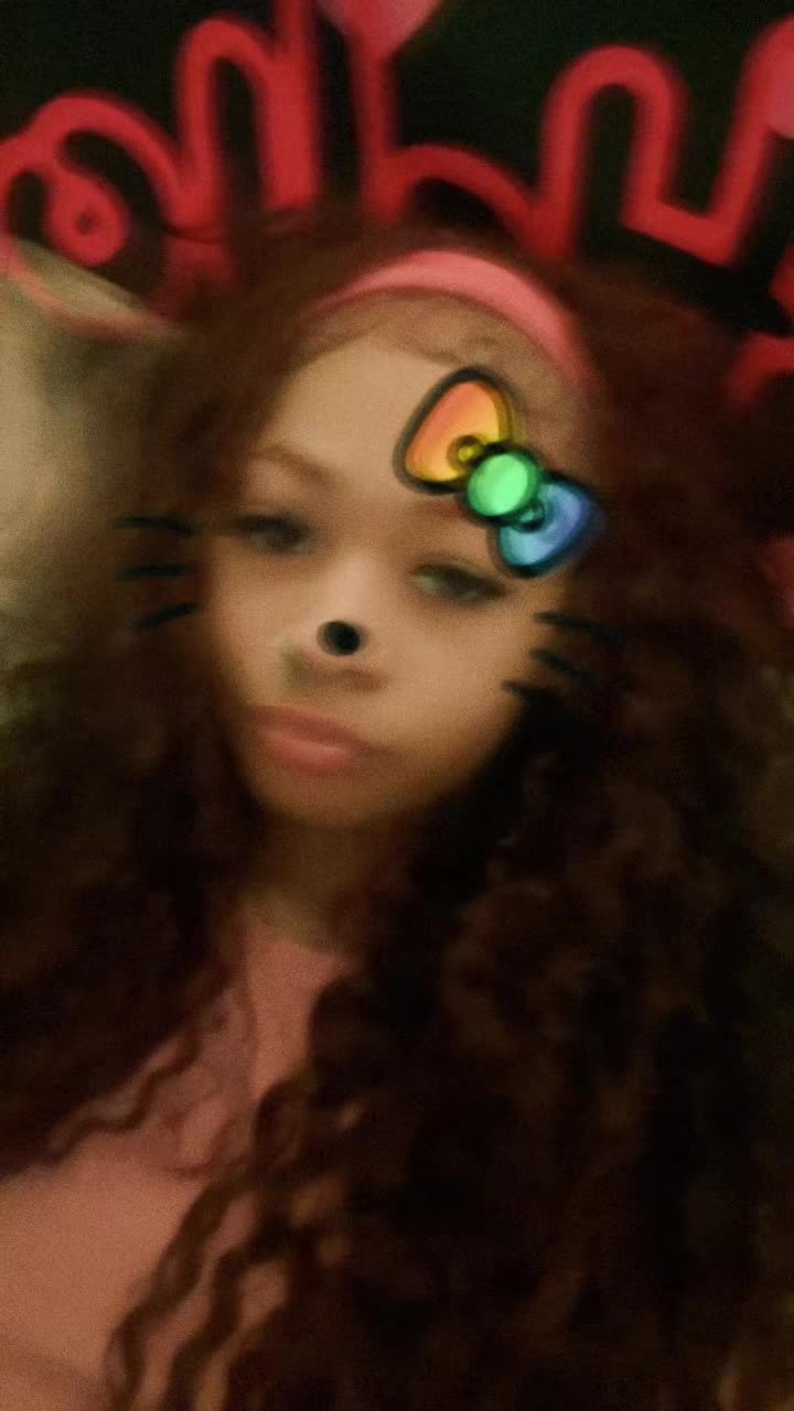 @yanababee🧟♀️.
