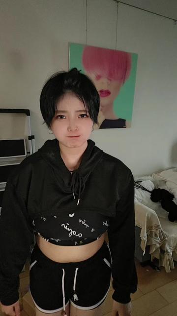 @ボーイッシュみくり🌹🖤