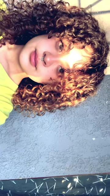 @curly chloë 🏳️🌈