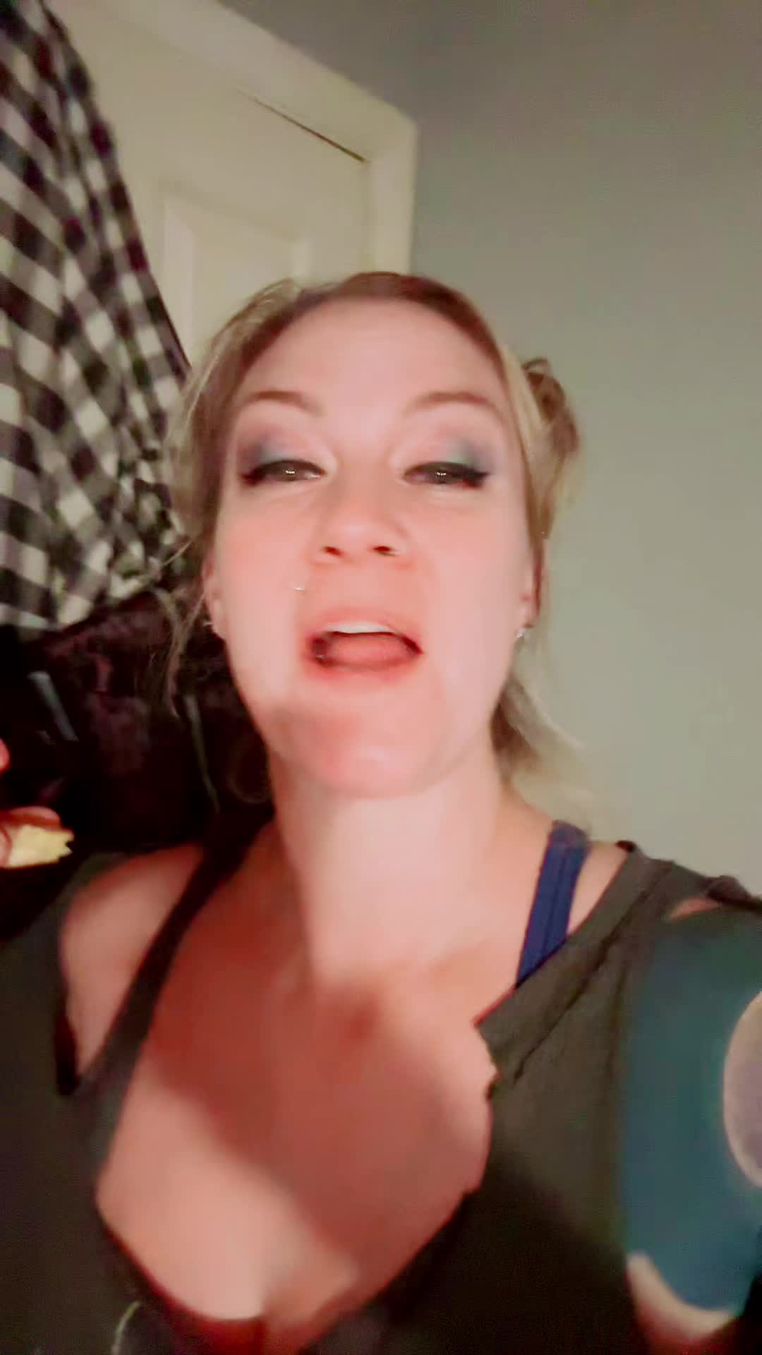 @KitanaBombz