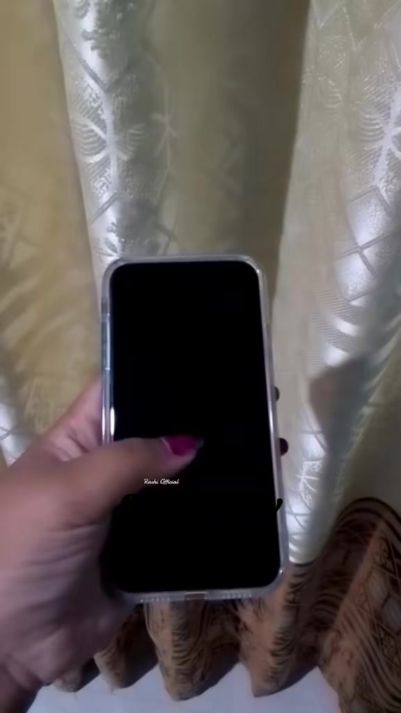 @Rashi_💔🥀