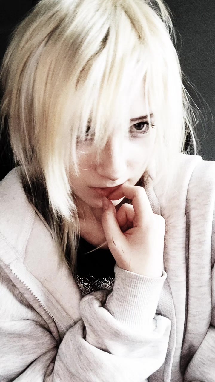 @🎸🎶^_^(he/his)