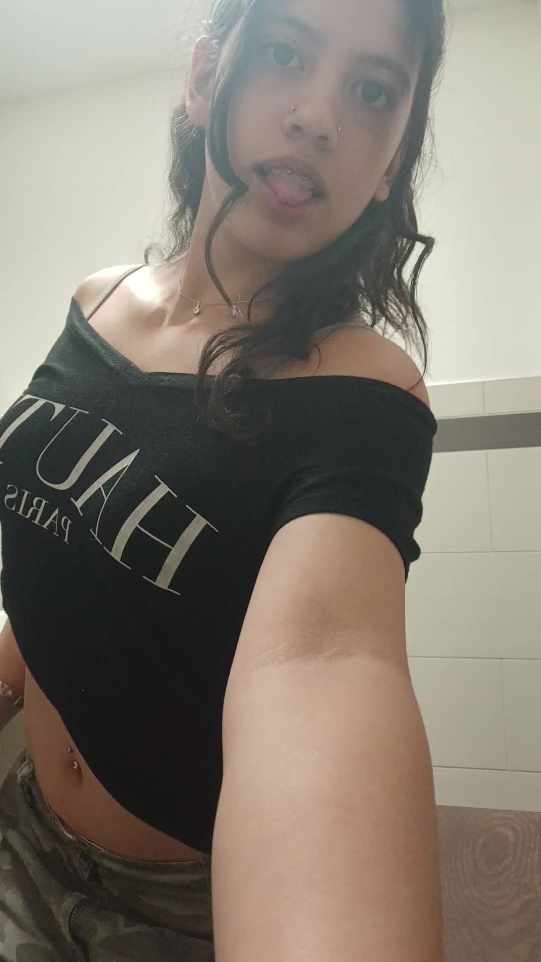@🦄