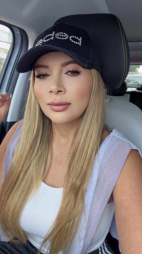 @Anna Karyna
