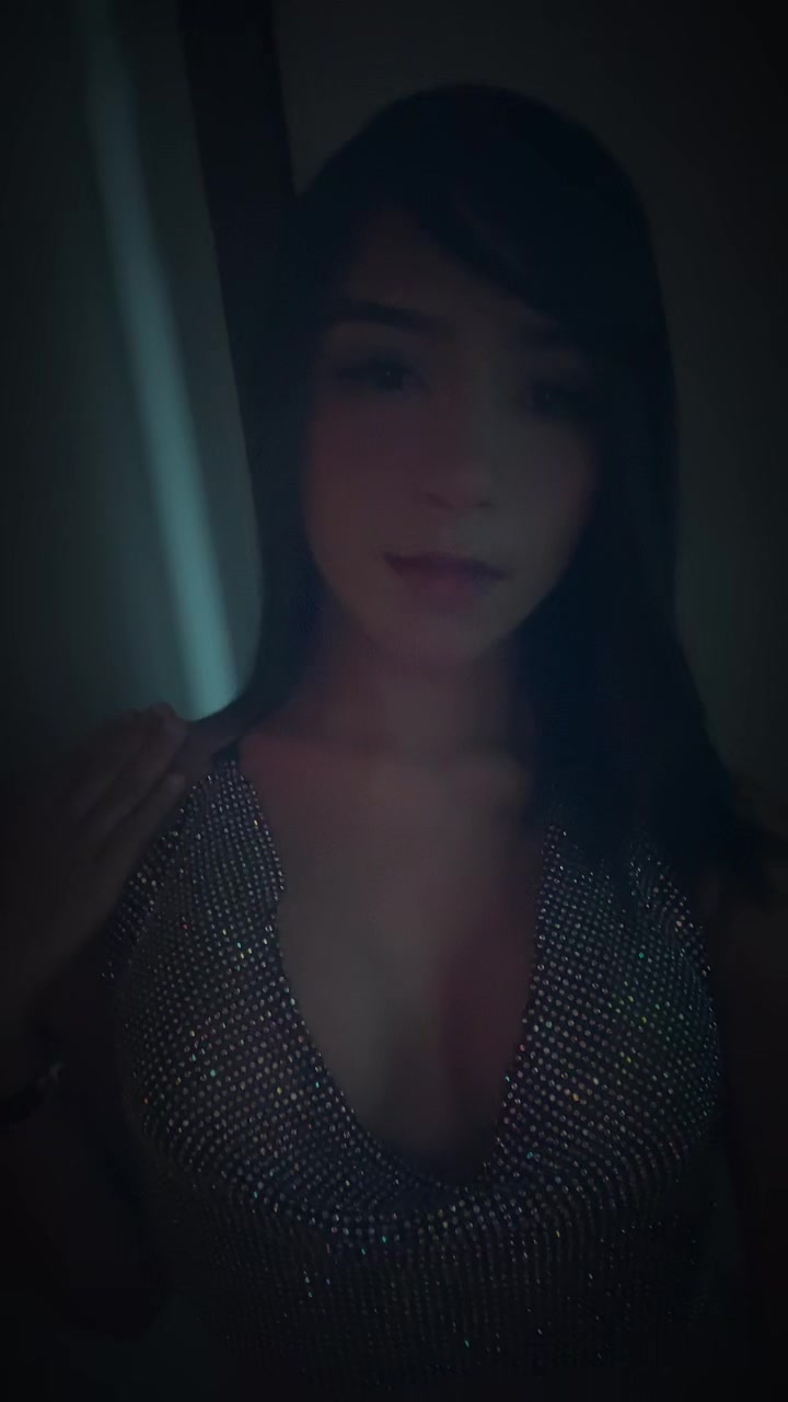 @𝒱𝒶𝓁.🖤💭💭