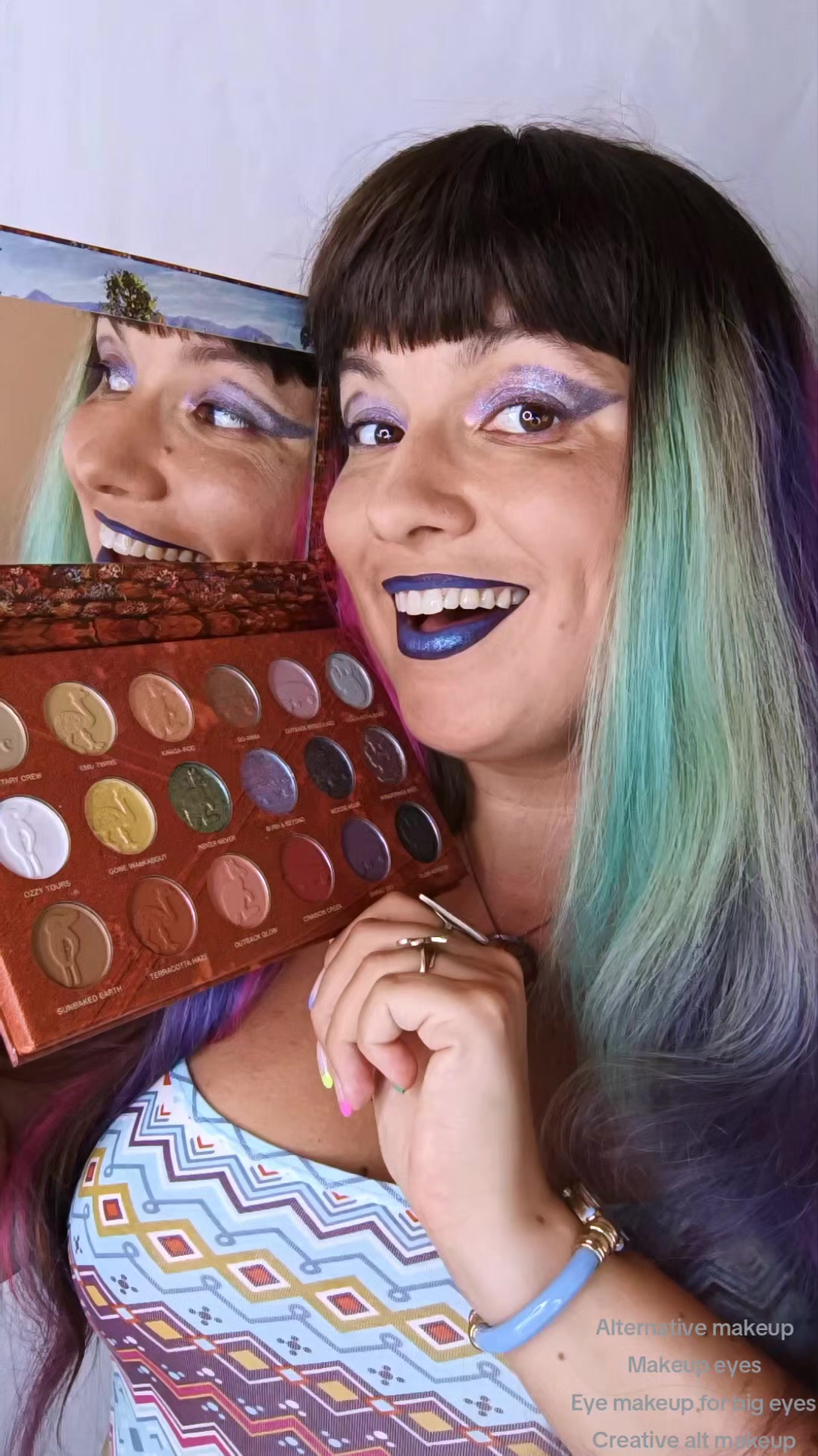 @TheMirrorBeauty lip art 💋🌈💄