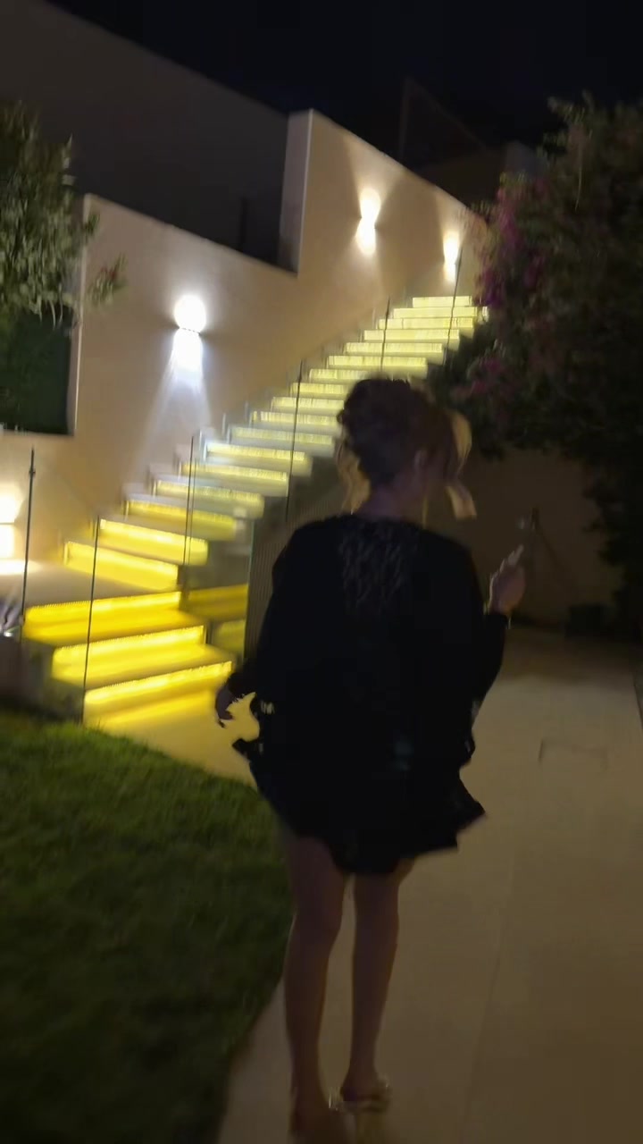 @LonaMuca1