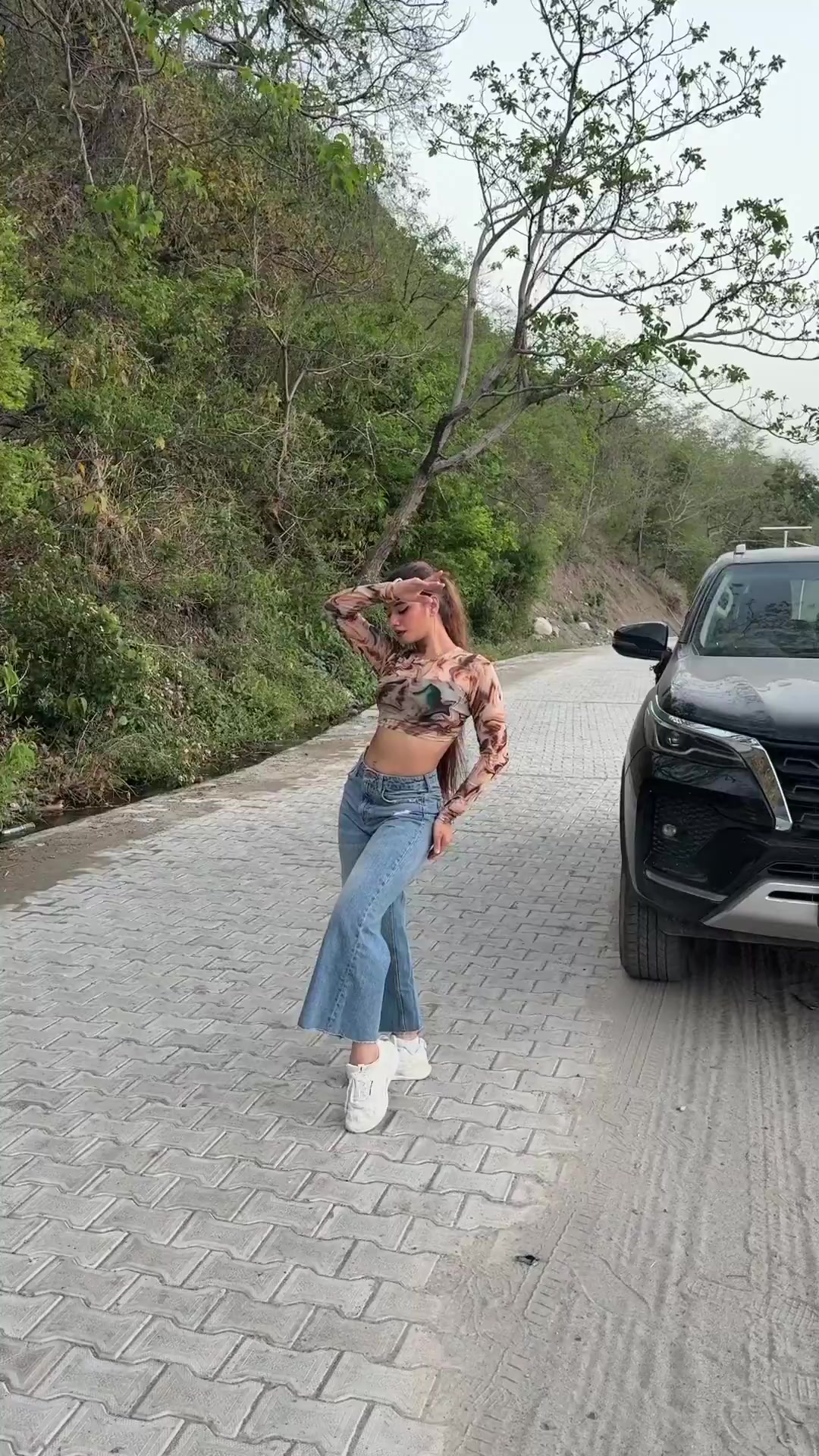 @𝐓𝐚𝐧𝐮 𝐑𝐚𝐰𝐚𝐭👑