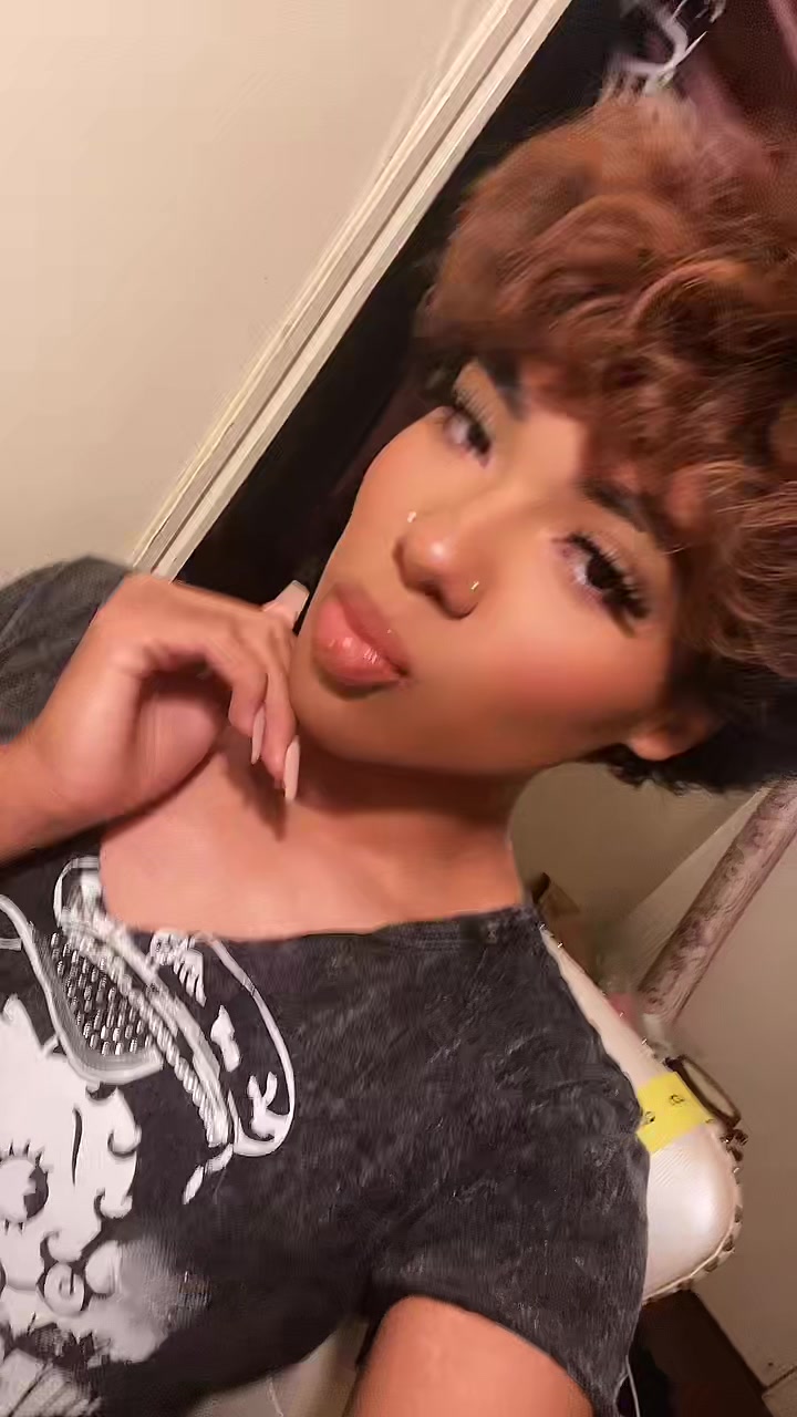 @queenbee💝