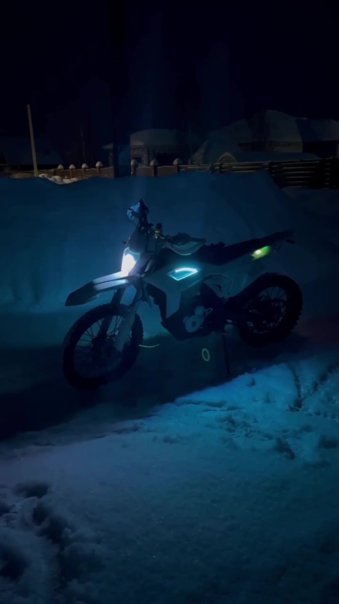 @AVANTIS TMT-TheMotoTeam